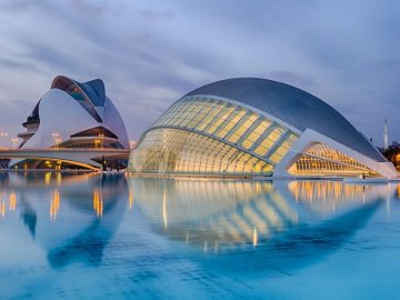 Valencia's number one international speaking city tour company